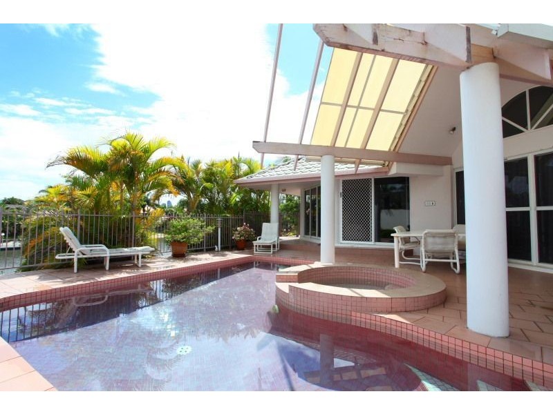 7 Drayton Terrace, Mermaid Waters QLD 4218