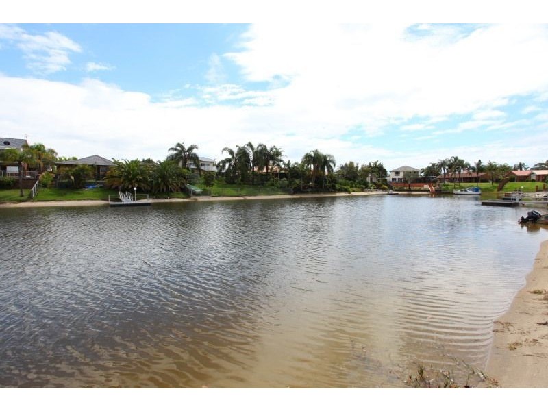 7 Drayton Terrace, Mermaid Waters QLD 4218