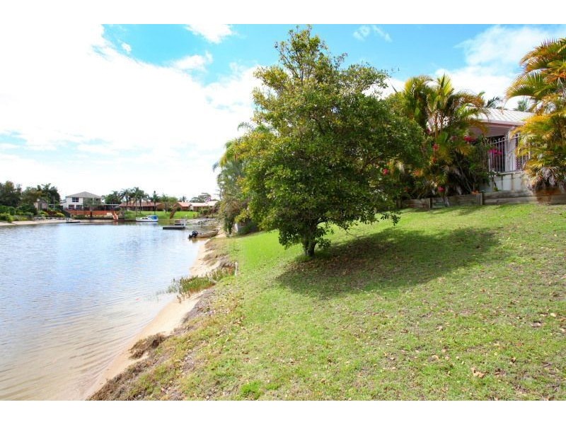 7 Drayton Terrace, Mermaid Waters QLD 4218