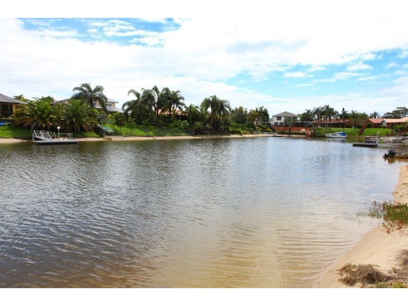 7 Drayton Terrace, Mermaid Waters QLD 4218