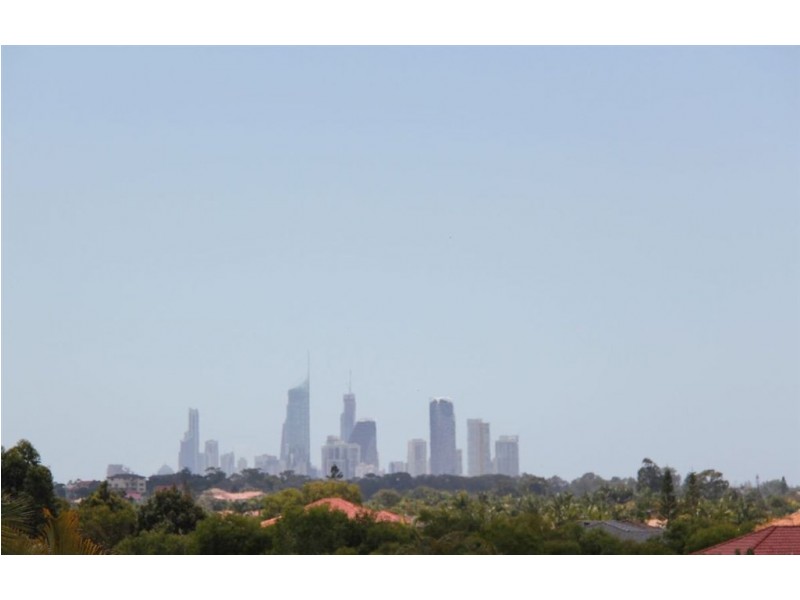 5 Spindrift Street, Burleigh Waters QLD 4220