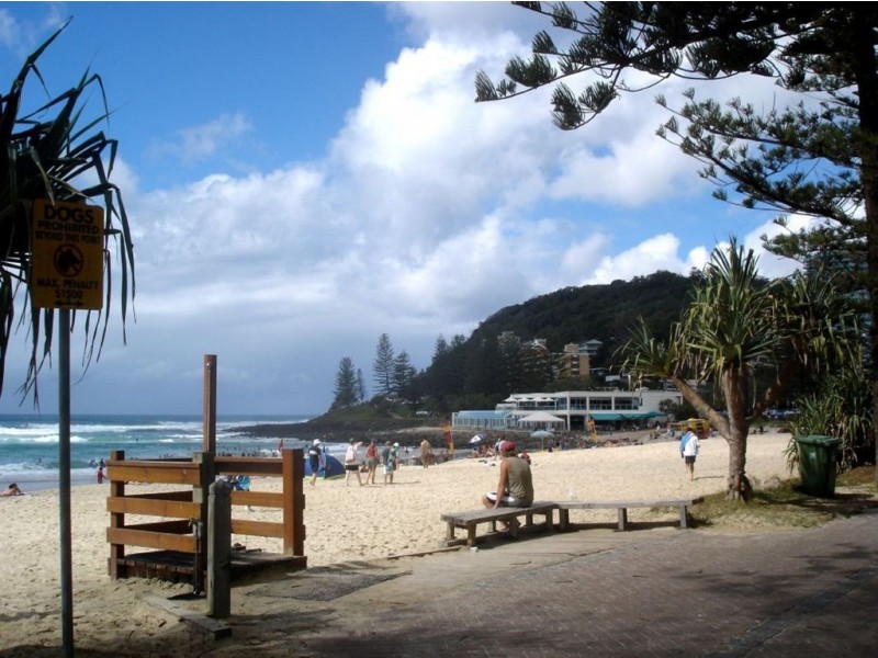 5 Spindrift Street, Burleigh Waters QLD 4220