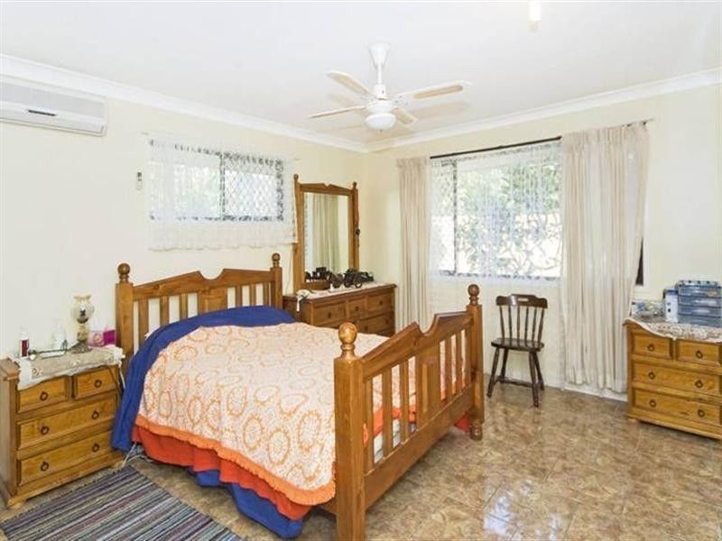 8 Sequana Avenue, Mermaid Waters QLD 4218