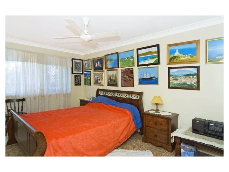8 Sequana Avenue, Mermaid Waters QLD 4218