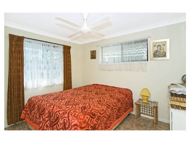 8 Sequana Avenue, Mermaid Waters QLD 4218