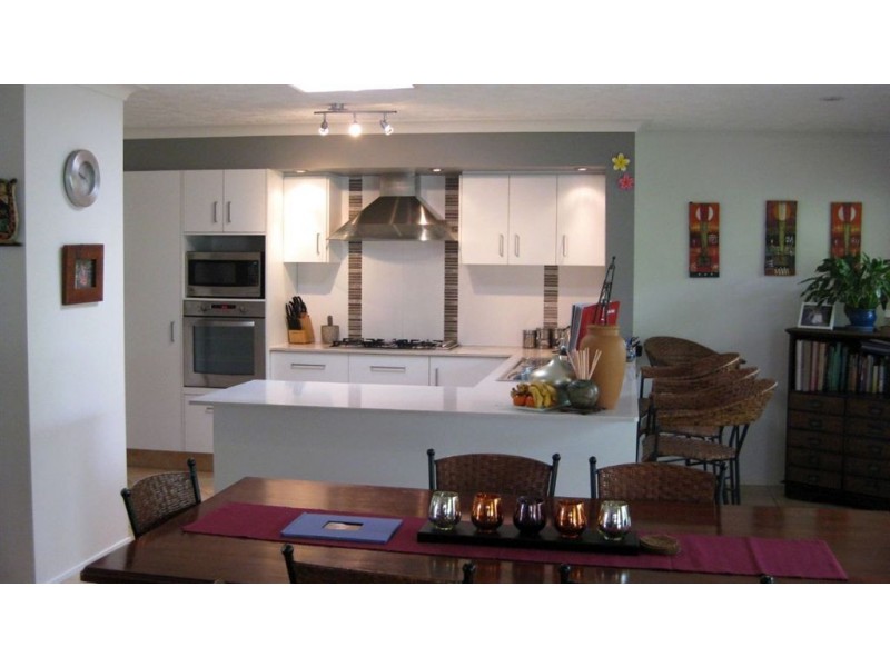 7 Wagin Court, Mermaid Waters QLD 4218