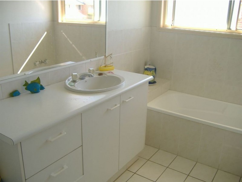 23/2 Cassowary Dr, Burleigh Waters QLD 4220