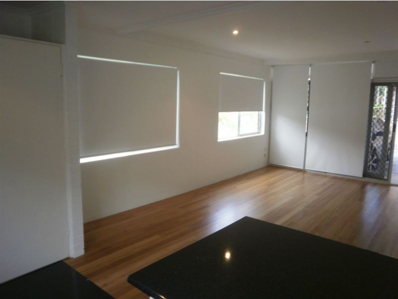 1/20 Peerless Ave, Mermaid Beach QLD 4218