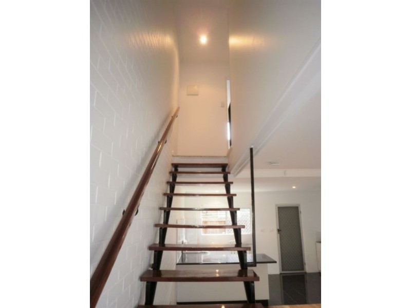 1/20 Peerless Ave, Mermaid Beach QLD 4218