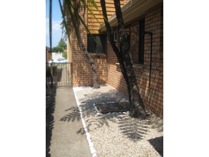 2/31 Chainey Ave, Miami QLD 4220