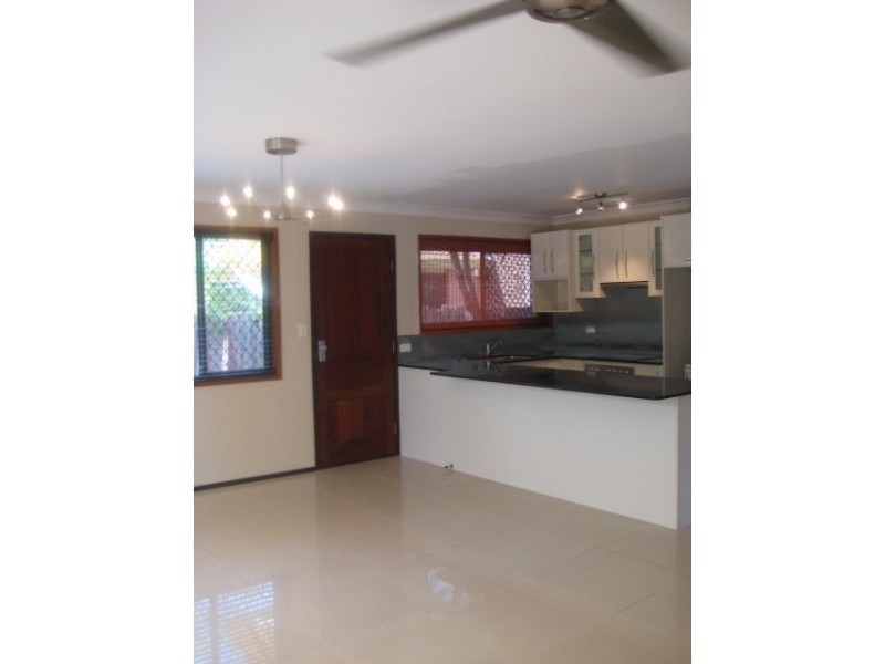 2/31 Chainey Ave, Miami QLD 4220