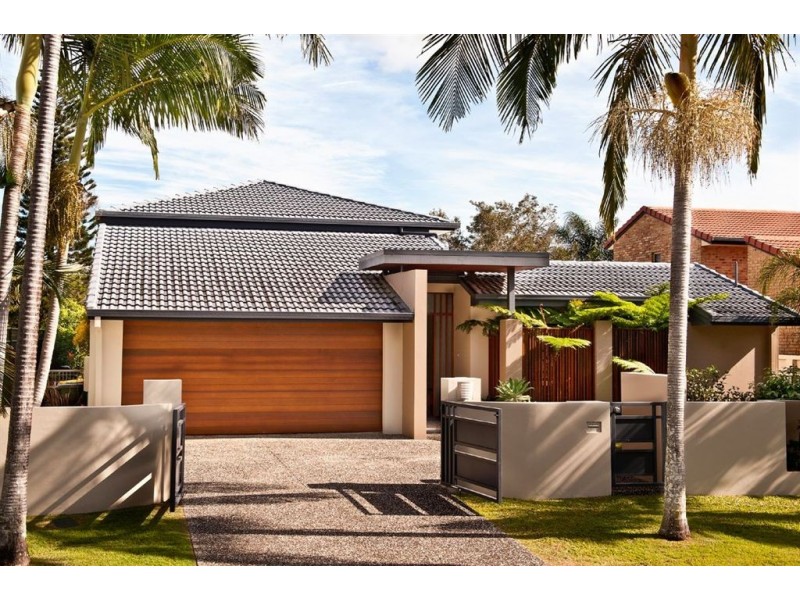 16 Coolong Crescent, Carrara QLD 4211