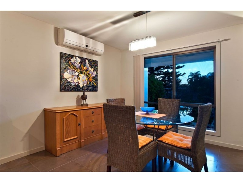 16 Coolong Crescent, Carrara QLD 4211