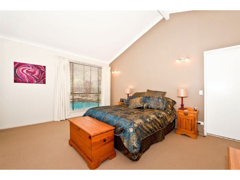 16 Coolong Crescent, Carrara QLD 4211