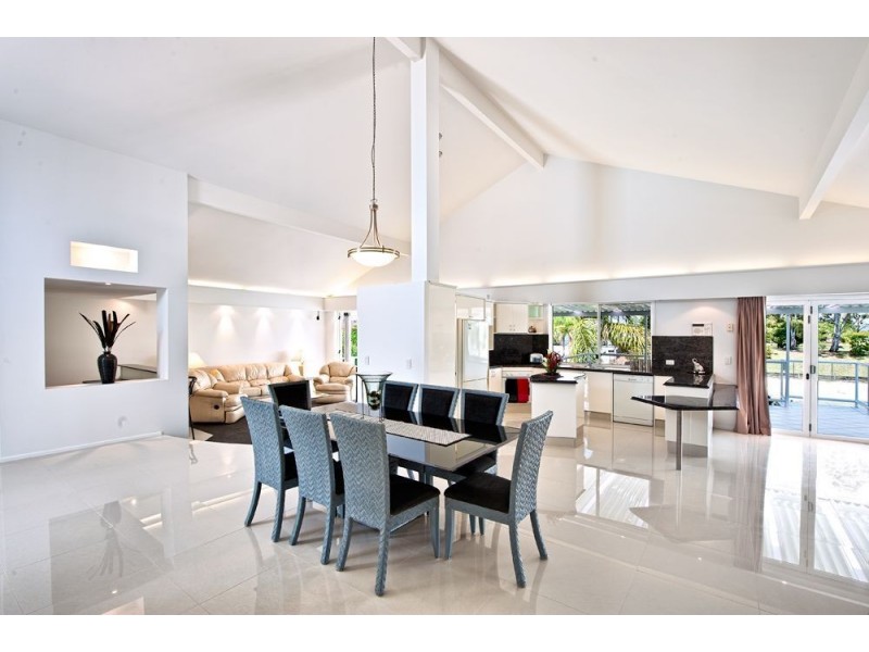 16 Peter Blondell, Mermaid Waters QLD 4218