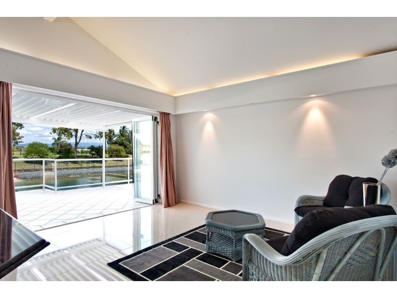 16 Peter Blondell, Mermaid Waters QLD 4218