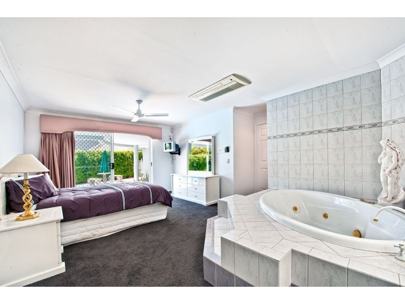 16 Peter Blondell, Mermaid Waters QLD 4218