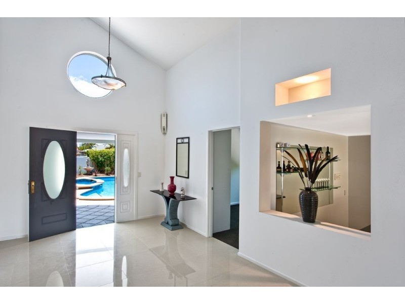 16 Peter Blondell, Mermaid Waters QLD 4218