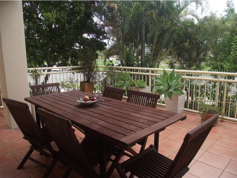 5/74 Thomas Drive, Surfers Paradise QLD 4217