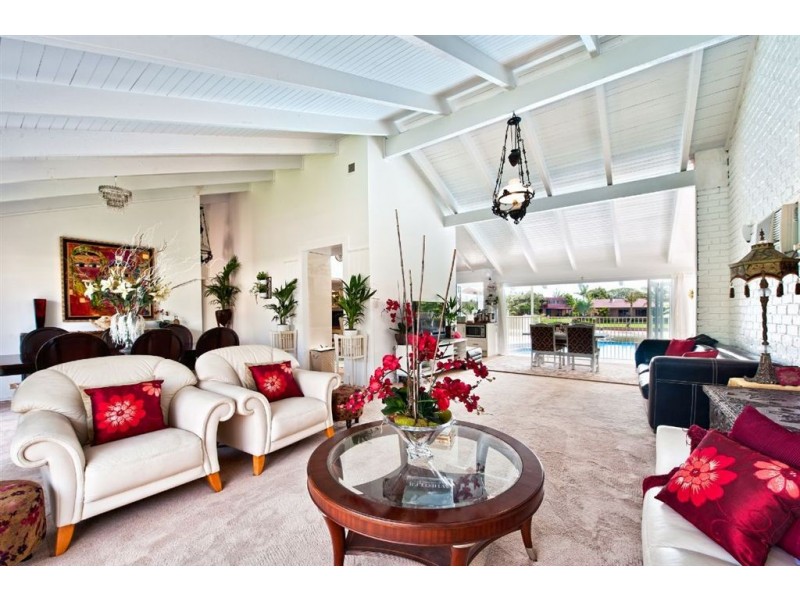 14 Eady Avenue, Broadbeach Waters QLD 4218