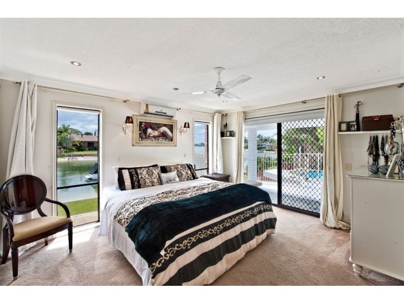 14 Eady Avenue, Broadbeach Waters QLD 4218