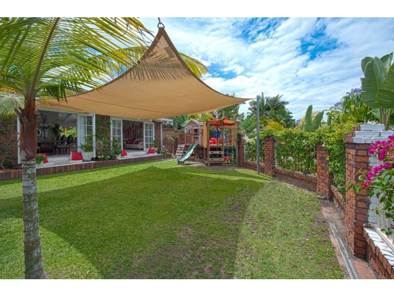 14 Eady Avenue, Broadbeach Waters QLD 4218