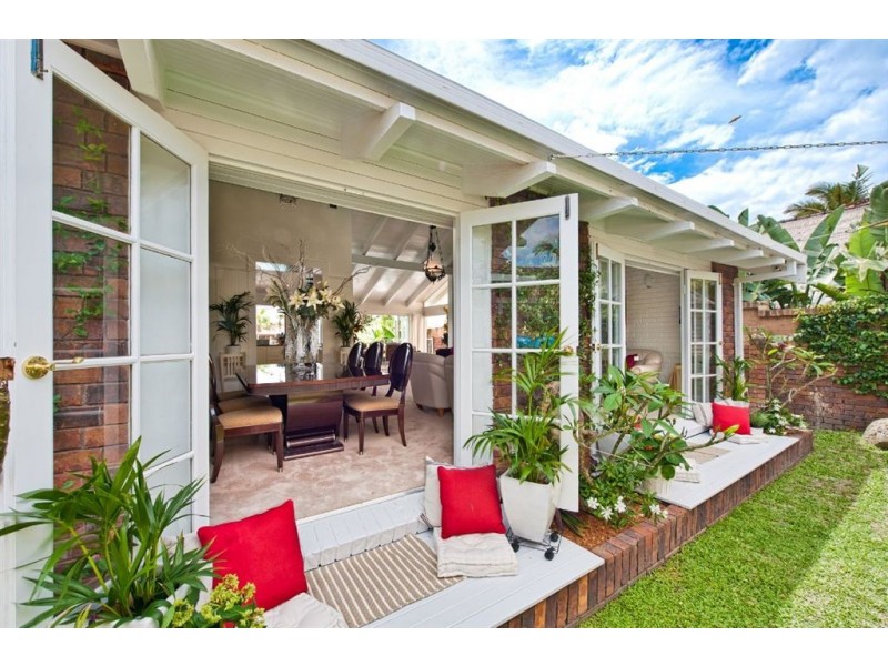 14 Eady Avenue, Broadbeach Waters QLD 4218