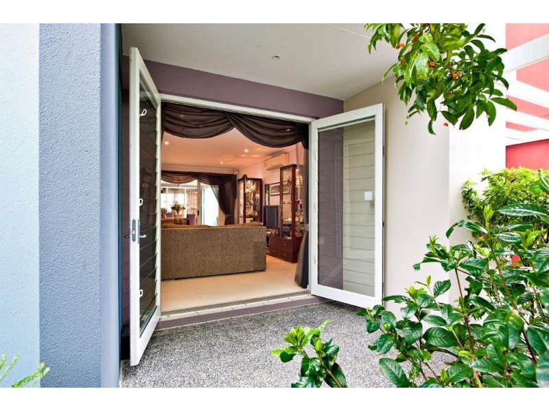 16 Lader Terrace, Varsity Lakes QLD 4227