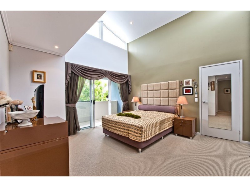 16 Lader Terrace, Varsity Lakes QLD 4227