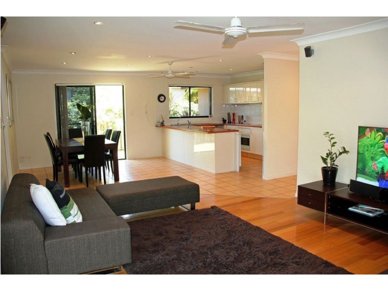 36 Gardendale Crescent, Burleigh Waters QLD 4220