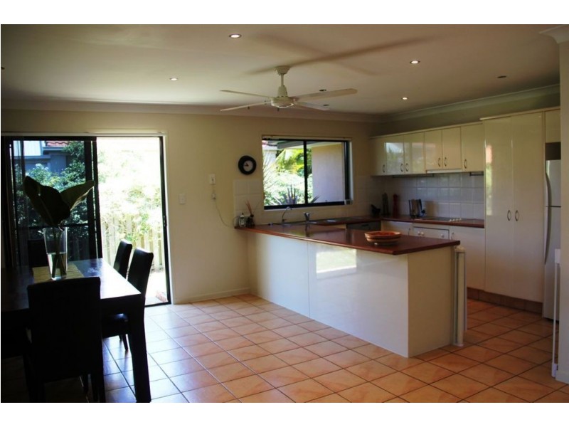 36 Gardendale Crescent, Burleigh Waters QLD 4220