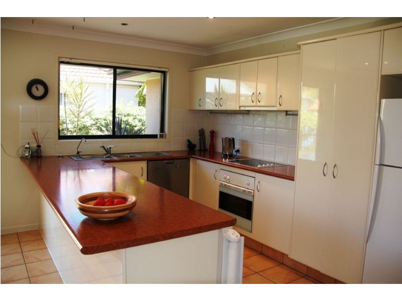 36 Gardendale Crescent, Burleigh Waters QLD 4220