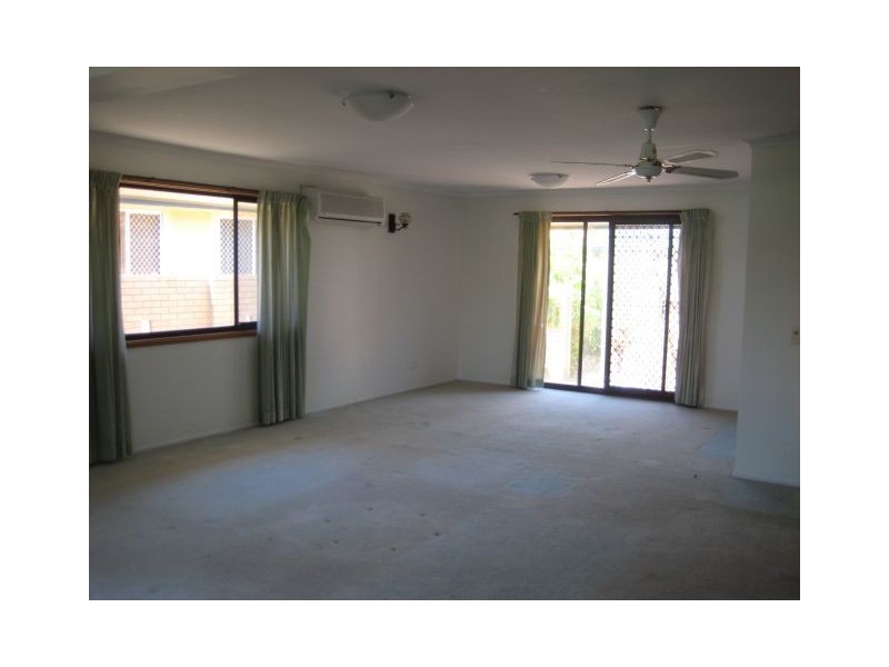 18 Weatherly Ave, Mermaid Waters QLD 4218