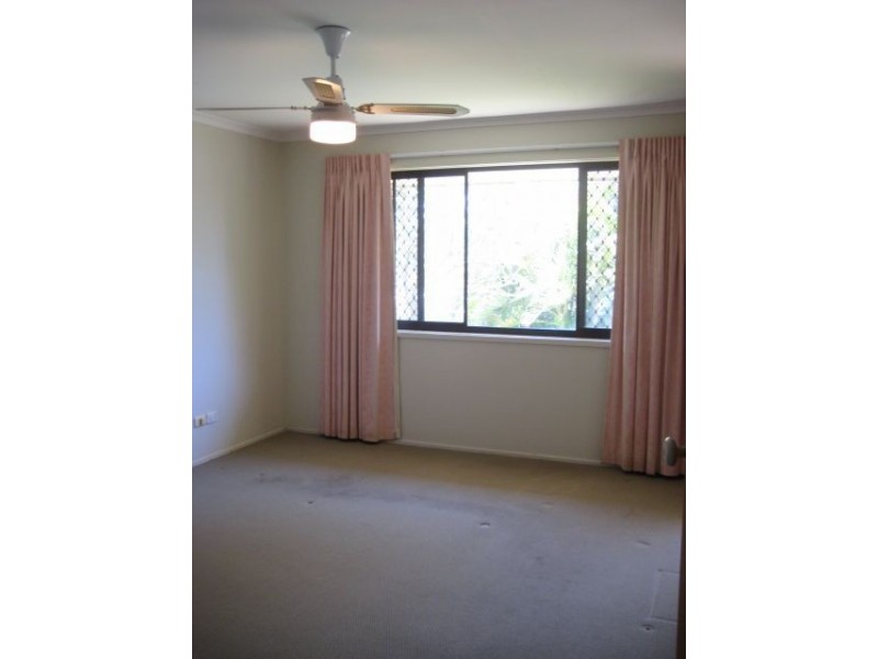 18 Weatherly Ave, Mermaid Waters QLD 4218