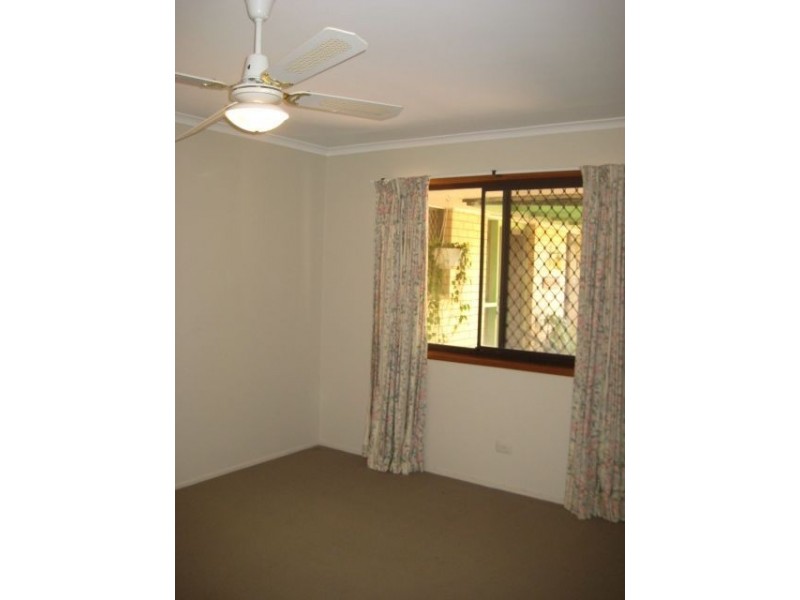 18 Weatherly Ave, Mermaid Waters QLD 4218