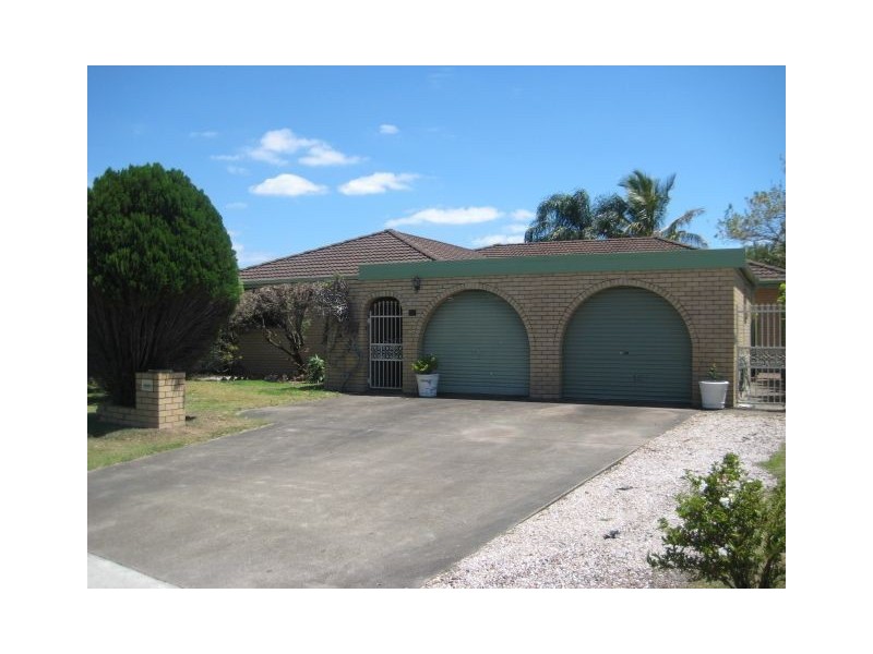 18 Weatherly Ave, Mermaid Waters QLD 4218