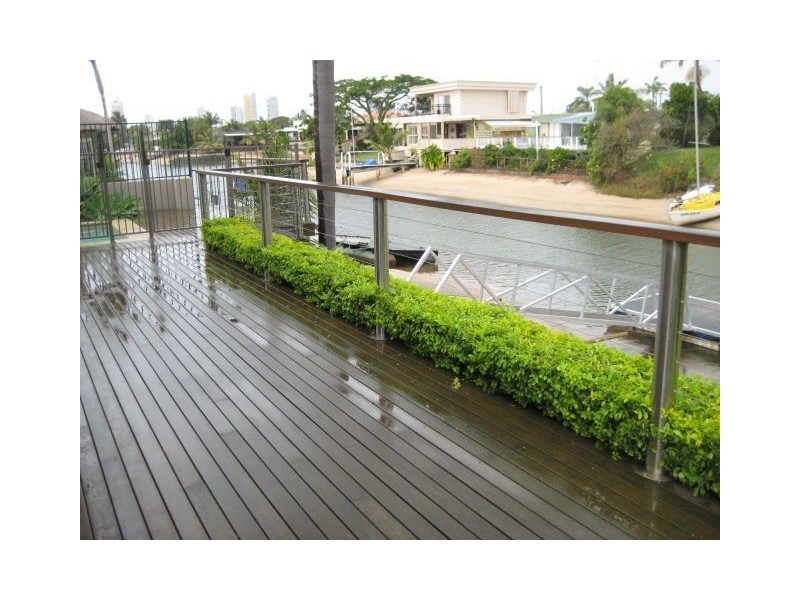 8 Palmetto Crt, Broadbeach Waters QLD 4218