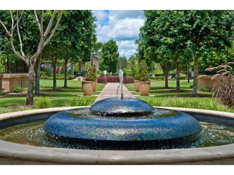 2126 The Vistas Drive, Carrara QLD 4211