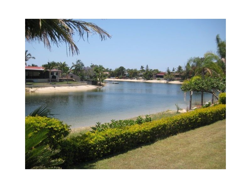 164 Sunshine Blvd, Mermaid Waters QLD 4218