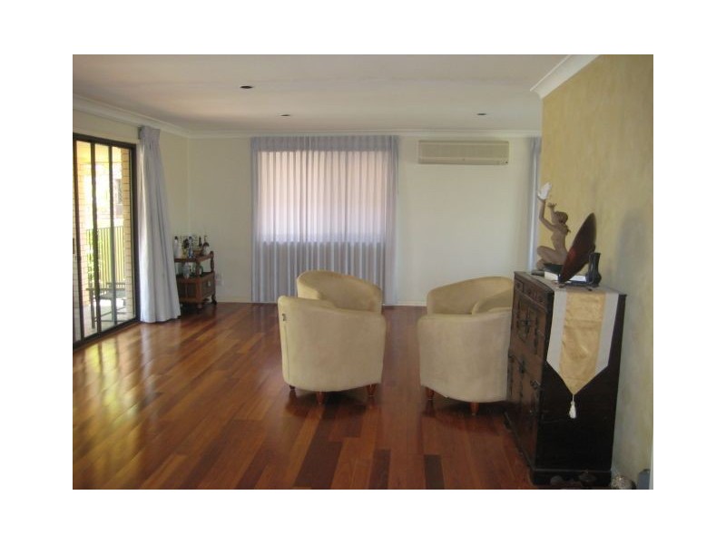 164 Sunshine Blvd, Mermaid Waters QLD 4218