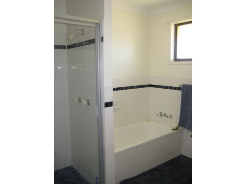 164 Sunshine Blvd, Mermaid Waters QLD 4218