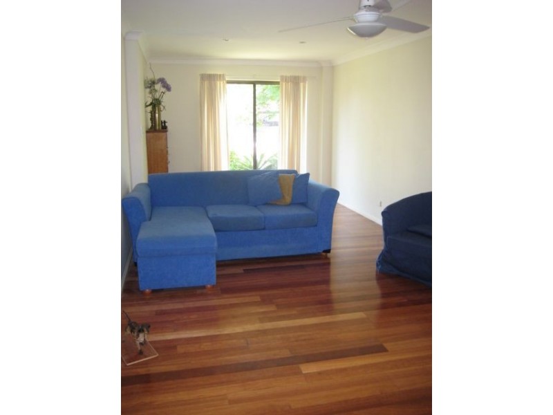 164 Sunshine Blvd, Mermaid Waters QLD 4218