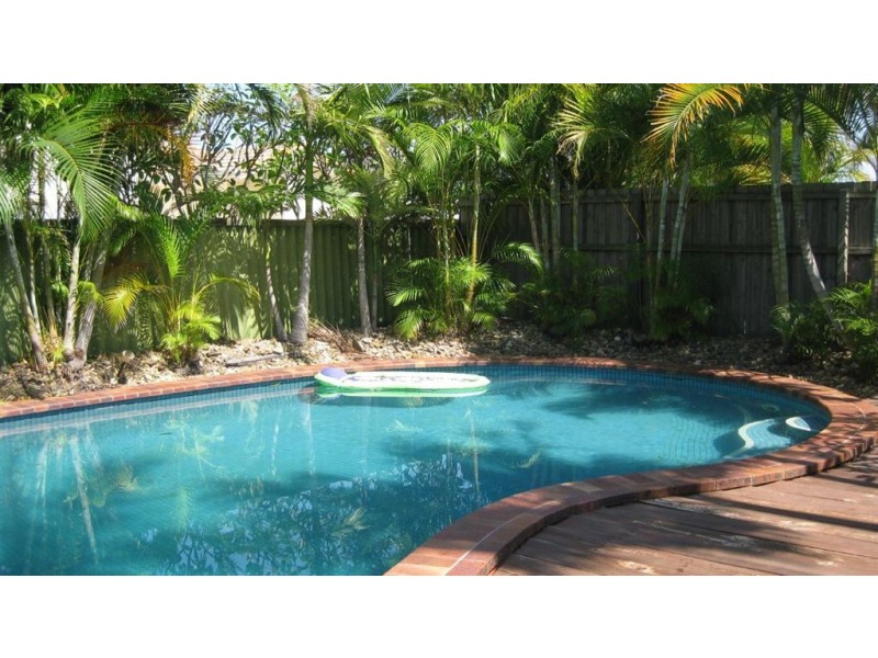 20 Wayfarer Avenue, Mermaid Waters QLD 4218