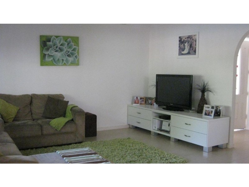 20 Wayfarer Avenue, Mermaid Waters QLD 4218