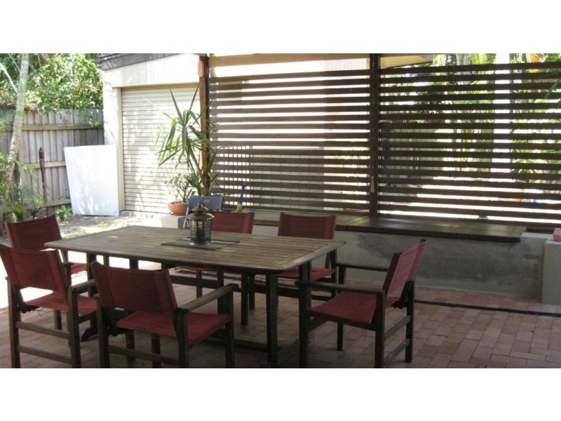 20 Wayfarer Avenue, Mermaid Waters QLD 4218