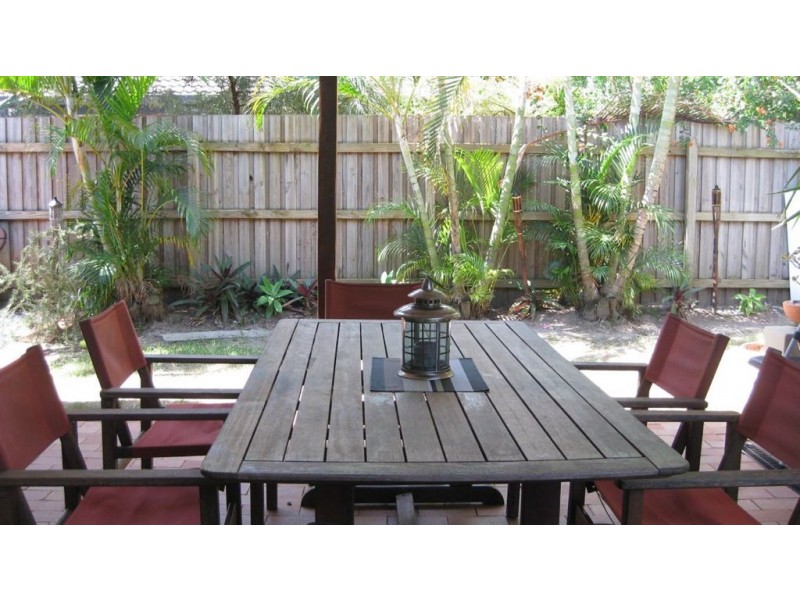 20 Wayfarer Avenue, Mermaid Waters QLD 4218