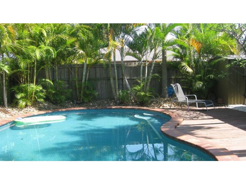 20 Wayfarer Avenue, Mermaid Waters QLD 4218