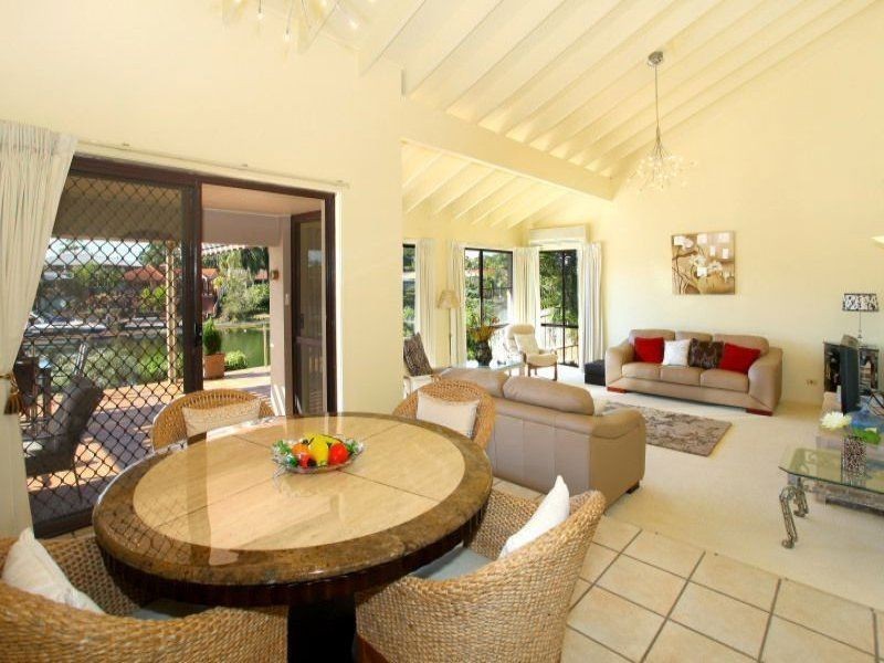 137 Witt Avenue, Carrara QLD 4211