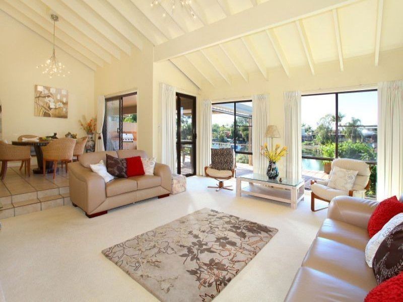 137 Witt Avenue, Carrara QLD 4211