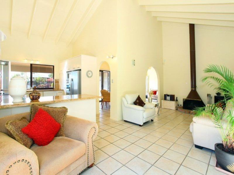 137 Witt Avenue, Carrara QLD 4211